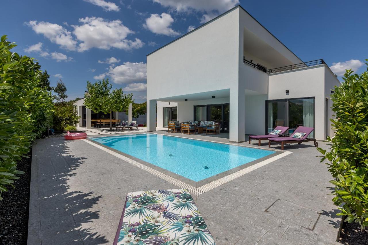 Villa O Vodice Exterior photo